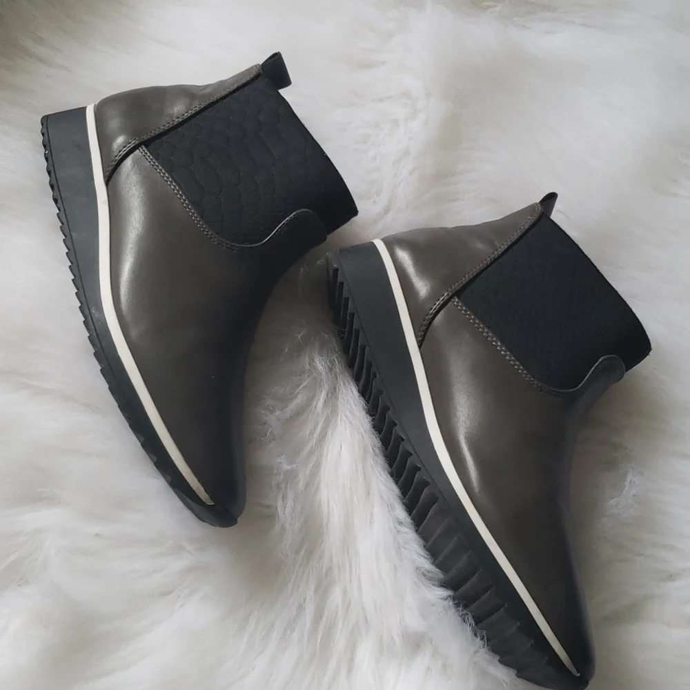 Metaphor Shoes - Picture 2 of 7